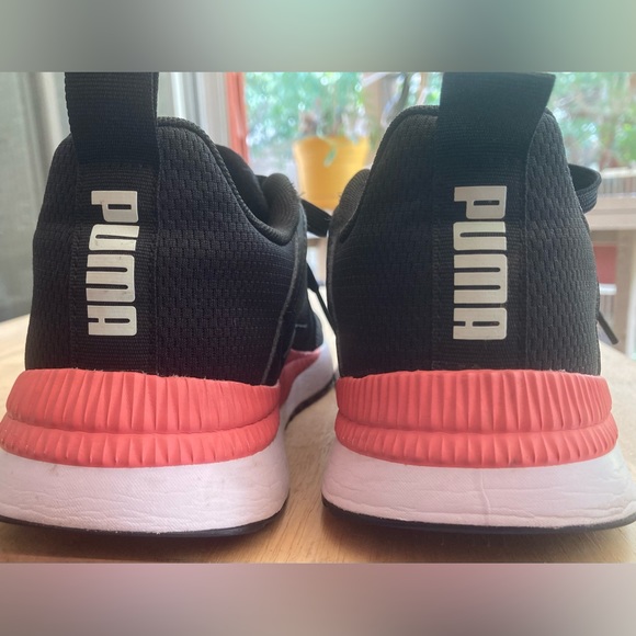 PUMA PACER NET CAGE BLACK CORAL WOMENS SNEAKERS with Puma Paw Patches! Sz 9 GUC - Picture 3 of 15